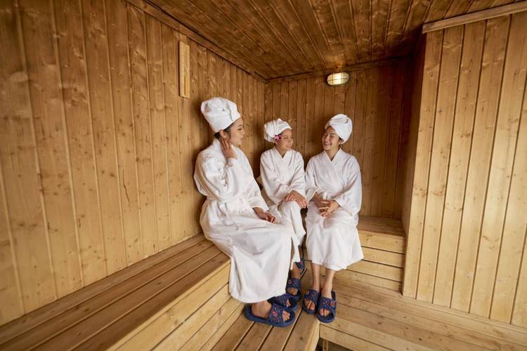 The Restorative Power of Sauna and Breathing: Unlocking Holistic Wellness