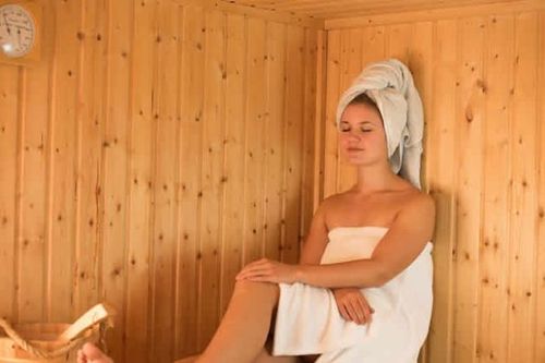  The Synergistic Benefits of Sauna Therapy and Hair Care: Enhancing Health and Vitality**