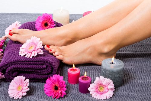 The Benefits of Hot Stone Foot Therapy for Holistic Wellness