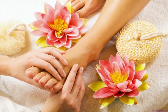 **The Comprehensive Benefits of Foot Reflexology in Holistic Health and Wellness**