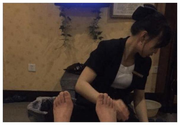 Rejuvenate Your Body and Mind with the Ancient Art of Foot Massage: A Holistic Approach to Wellness